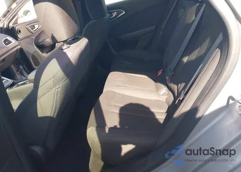 2015 Chrysler 200 Limited z USA, uszkodzony, nr VIN 1C3CCCAB4FN671869